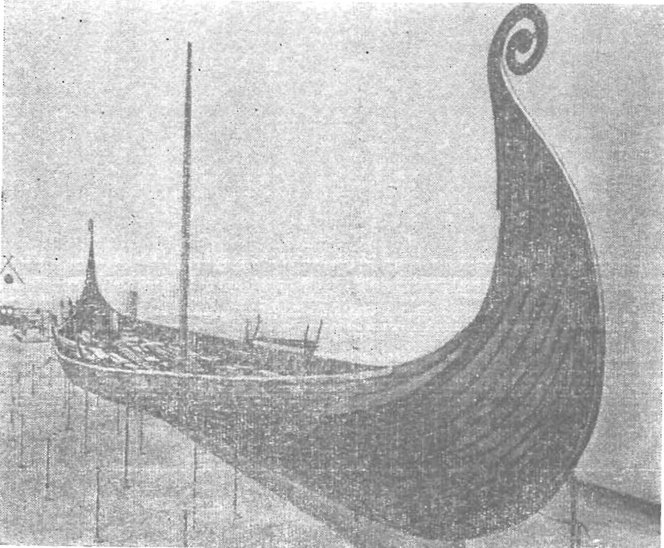 Рис. 50. Реставрированное судно из Усеберга