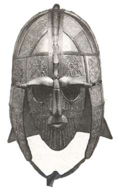 Шлем из королевского погребения в Саттон-Ху в Англии. На серебряных пластинах изображены ритуальные воинские танцы